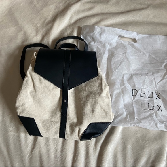 Deux Lux Messenger backpack bag black and white new - Picture 1 of 6
